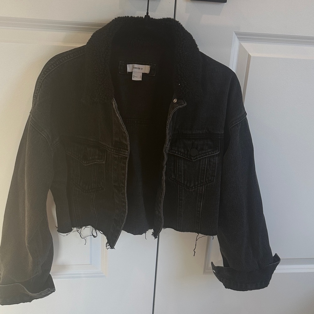 Forever 21 Black Cropped Jacket with Fleece Collar
